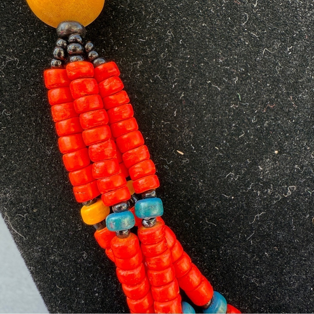 Vintage Coconut Wood Tropical Fish Pendant Necklace - Picture 4 of 10